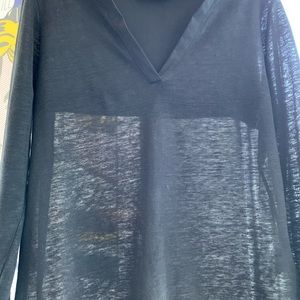 ❤️Womens Sandro Paris V-Neck top